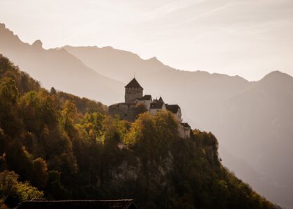 Urlaubstipps Liechtenstein castle g7fb99de8a 1920